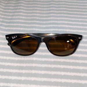 NEW WAYFARER CLASSIC RAY-BANS